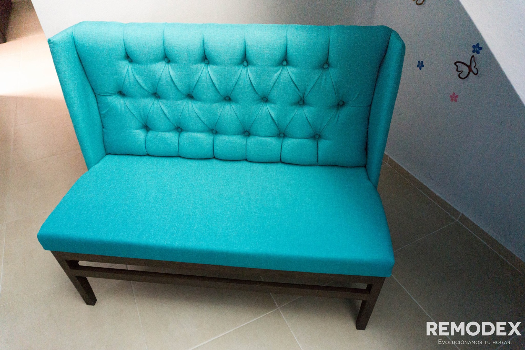 BANCA CAPITONADA CON PESTAÑAS